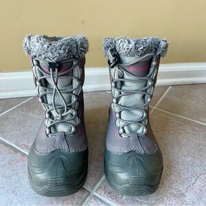 Girl’s Columbia Omni-heat waterproof boots,  size 4 (big kids)